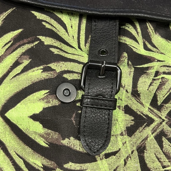 BOGO ☀️ Canvas Hurley Backpack in Bright Green Tropical Print - Picture 6 of 14